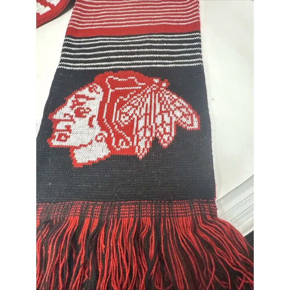 Forever‎ Collectibles Chicago Blackhawks Scarf Black Red Reversible Fringe